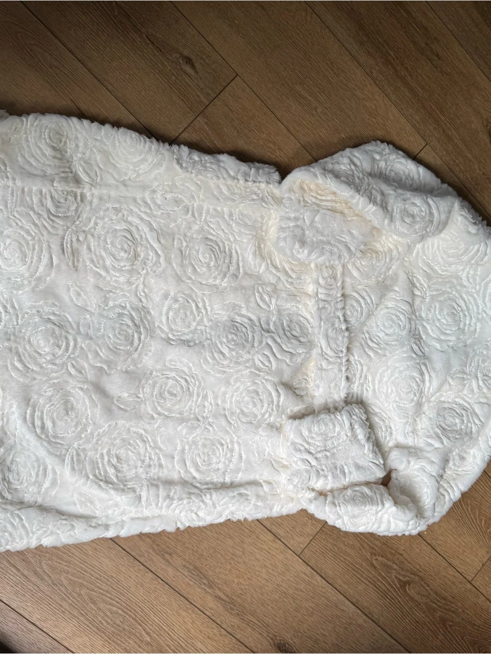 NWOT - LoveShackFancy Pottery Barn - Women’s Floral Robe in Ivory
